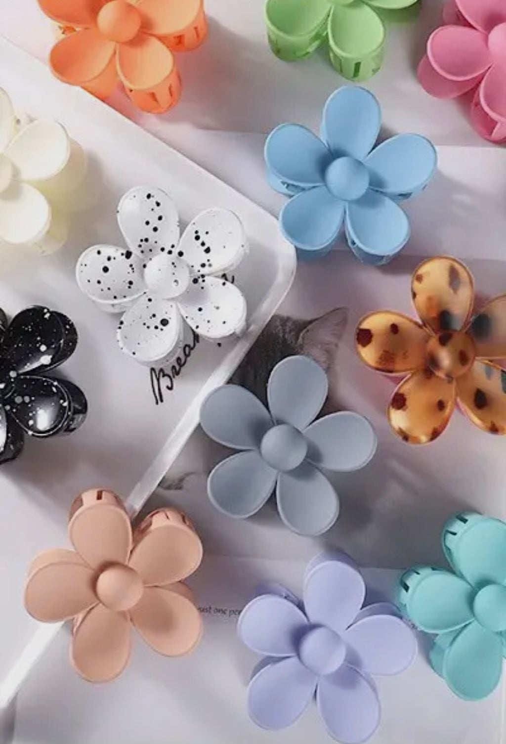 Daisy Flower Hair Claw Clip
